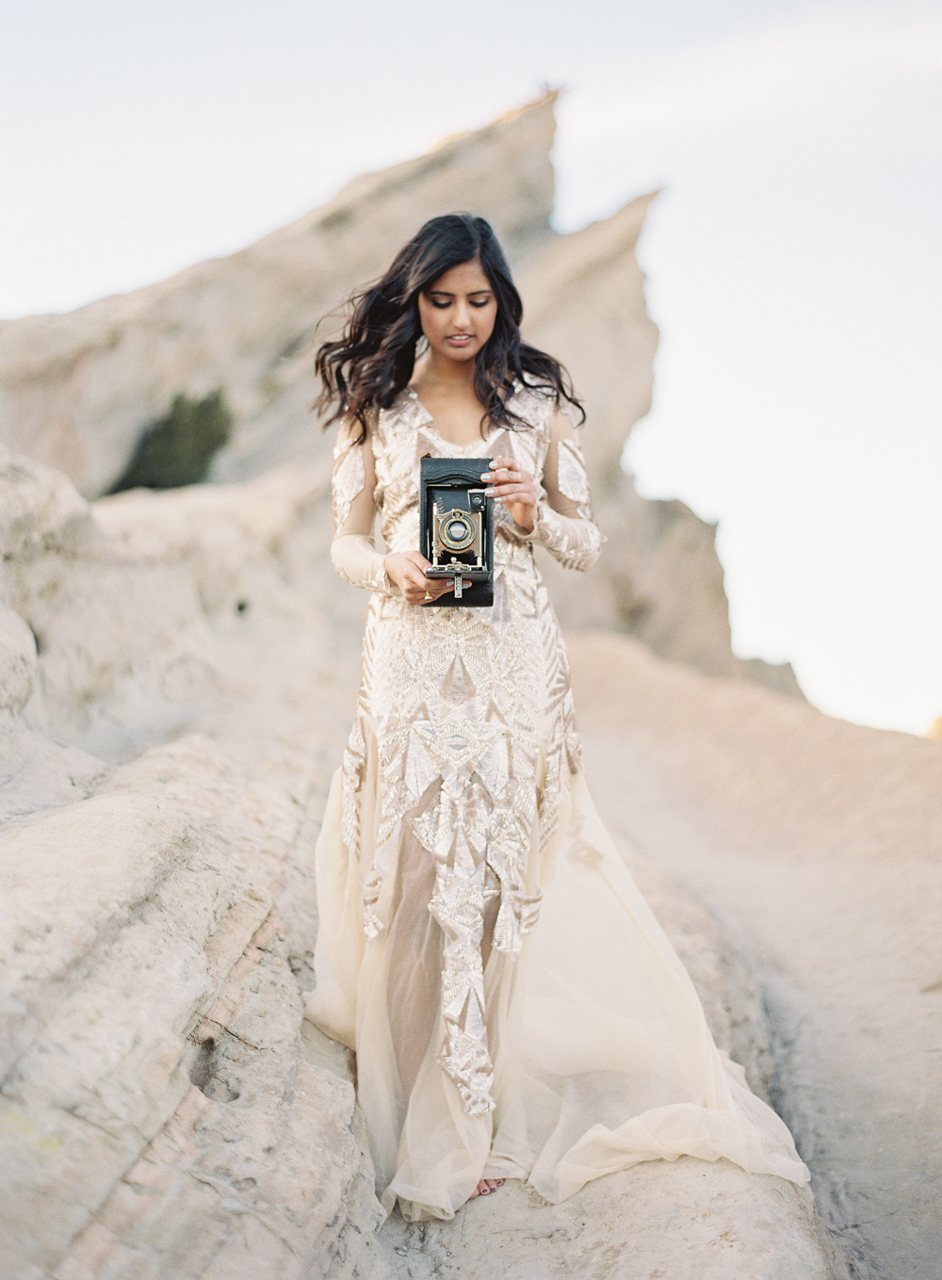 Ragi&Amanda-Begitta-Bridal-Shoot-Vasquez-Rocks-102